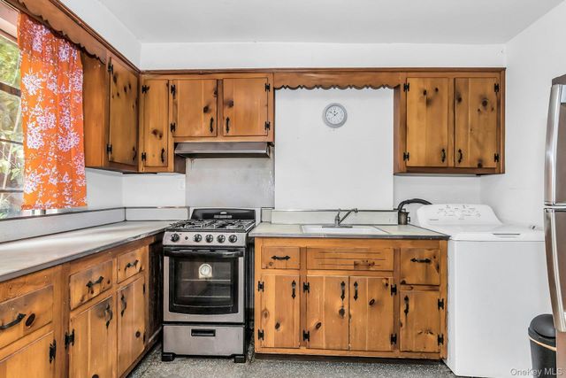 12-08 152nd Street, Whitestone, NY 11357
