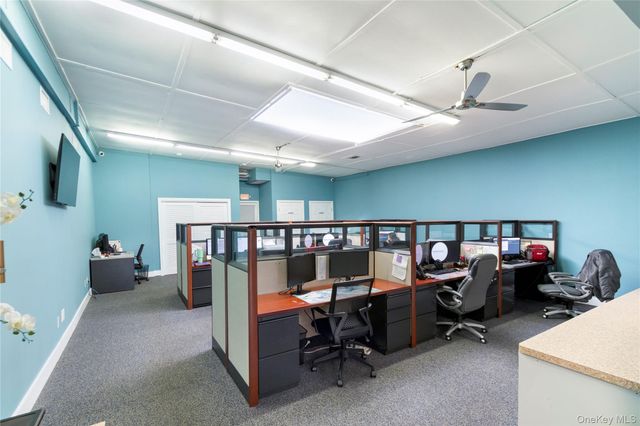 14 Bayville Avenue, Bayville, NY 11709