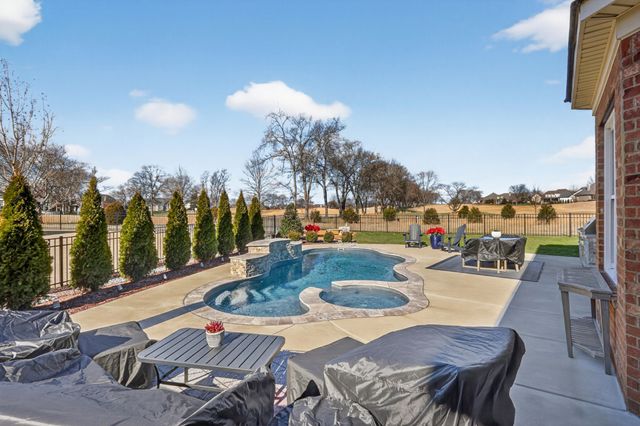 1172 Plantation Pass, Gallatin, TN 37066