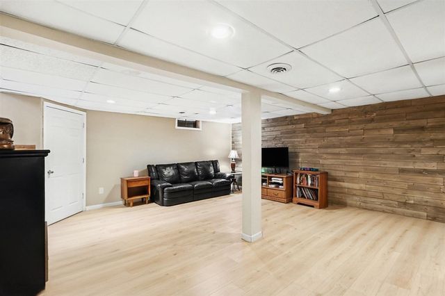 2427 Vanderbilt Avenue, Portage, MI 49024