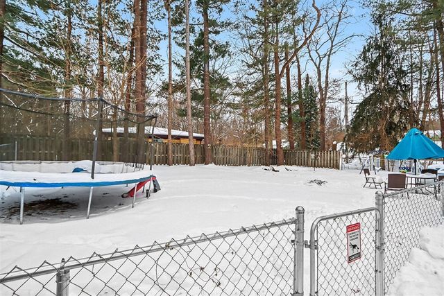 2427 Vanderbilt Avenue, Portage, MI 49024