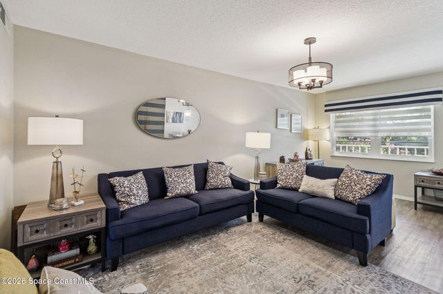 25 Vista Gardens Trail 203, Vero Beach, FL 32962