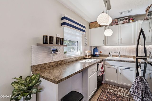 25 Vista Gardens Trail 203, Vero Beach, FL 32962