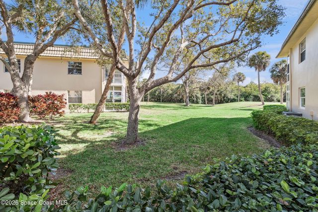 25 Vista Gardens Trail 203, Vero Beach, FL 32962