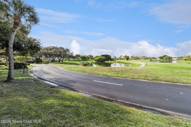 25 Vista Gardens Trail 203, Vero Beach, FL 32962