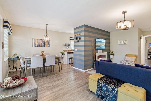 25 Vista Gardens Trail 203, Vero Beach, FL 32962