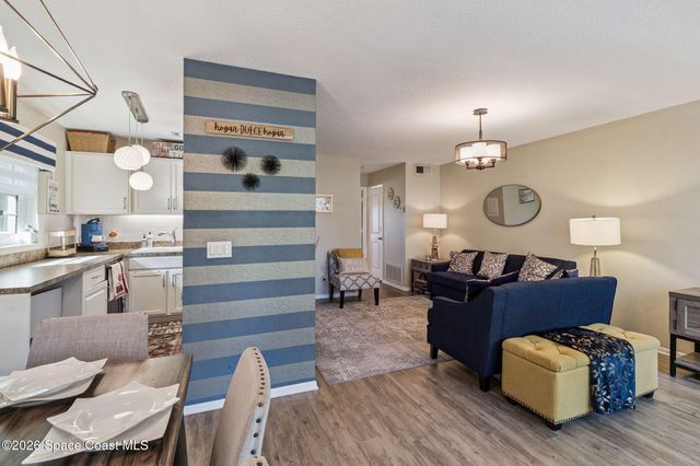 25 Vista Gardens Trail 203, Vero Beach, FL 32962