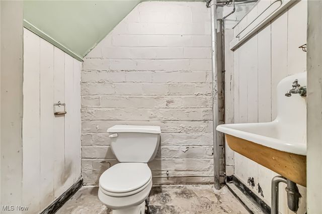 14608 Triskett Road, Cleveland, OH 44111