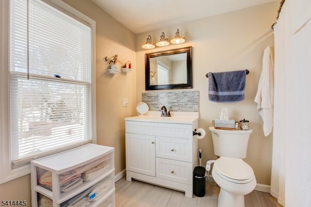 46 Walnut St, Pompton Lakes Boro, NJ 07442