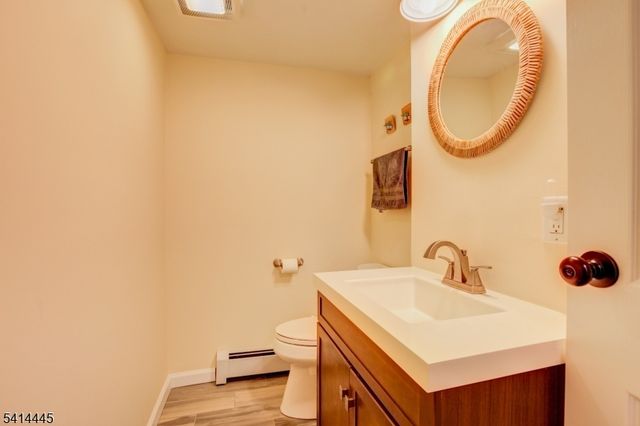 46 Walnut St, Pompton Lakes Boro, NJ 07442