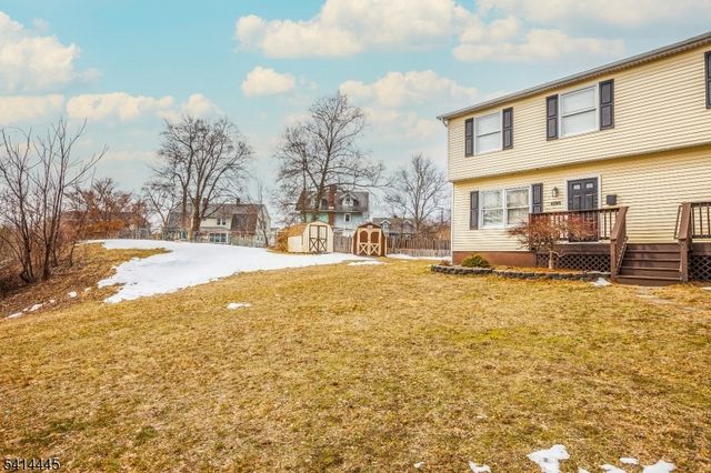 46 Walnut St, Pompton Lakes Boro, NJ 07442