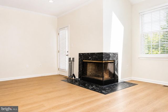 2103 DOMINION HEIGHTS CT, Falls Church, VA 22043