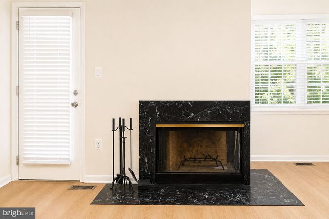 2103 DOMINION HEIGHTS CT, Falls Church, VA 22043