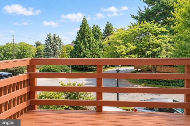 2103 DOMINION HEIGHTS CT, Falls Church, VA 22043