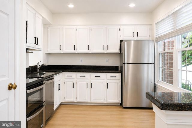 2103 DOMINION HEIGHTS CT, Falls Church, VA 22043