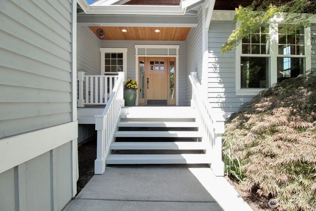 1165 Matterhorn Loop, Camano Island, WA 98282