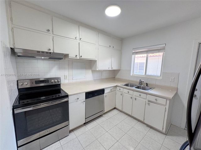 4 NE 47th St, Miami, FL 33137