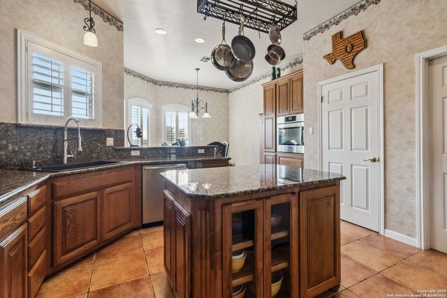 103 Arboleda, Boerne, TX 78006