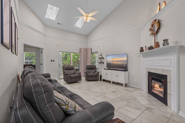 2119 Wentworth Dr., Myrtle Beach, SC 29575