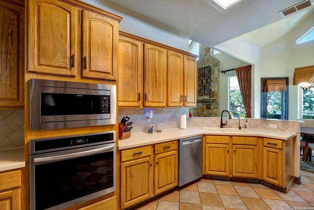 24805 Fairway Springs, San Antonio, TX 78260