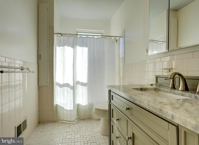 1209 I ST SE, Washington, DC 20003