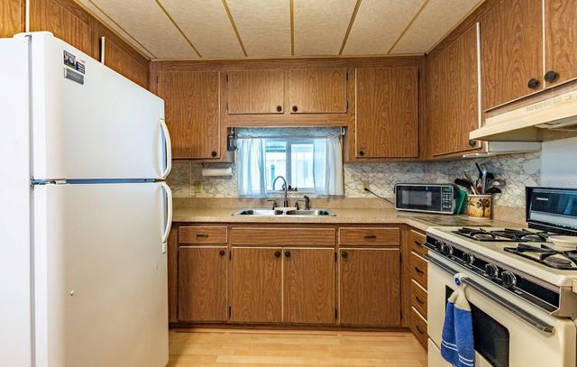 5330 BETMAR DRIVE, Zephyrhills, FL 33542