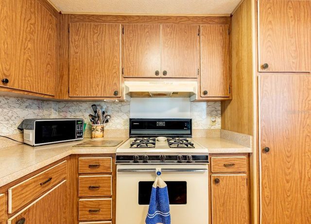 5330 BETMAR DRIVE, Zephyrhills, FL 33542