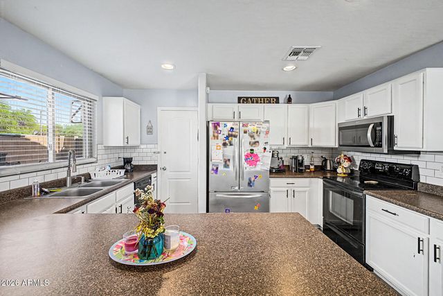 11426 W MADISEN ELLISE Drive, Surprise, AZ 85378