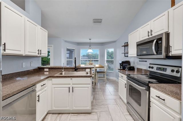 1402 NE 19th TER, Cape Coral, FL 33909