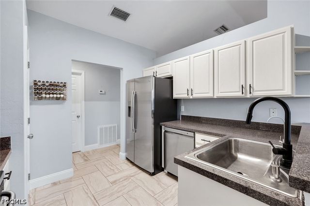 1402 NE 19th TER, Cape Coral, FL 33909