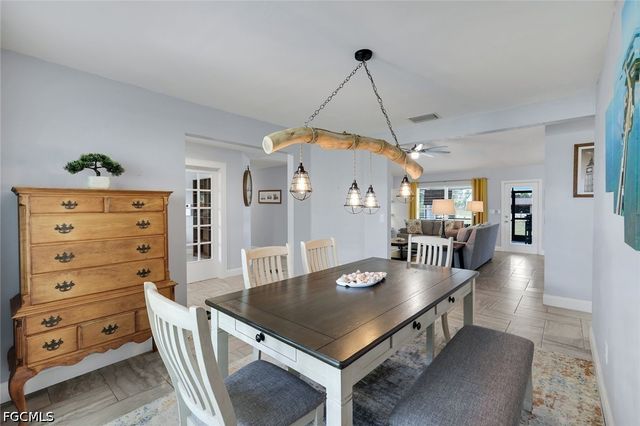 1402 NE 19th TER, Cape Coral, FL 33909