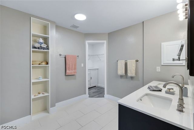 1402 NE 19th TER, Cape Coral, FL 33909