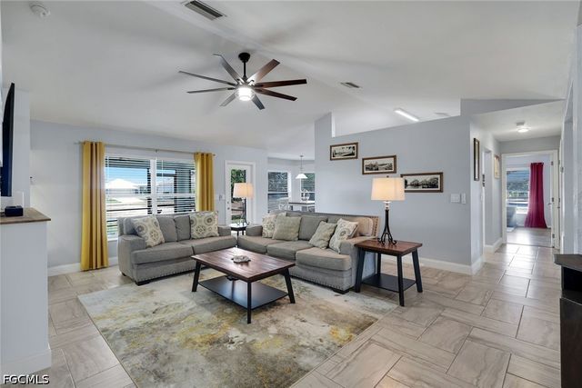 1402 NE 19th TER, Cape Coral, FL 33909