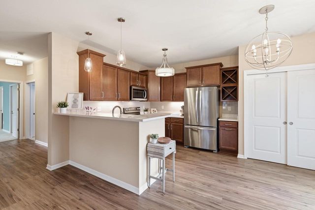 W197N16894 Stonewall DRIVE, Jackson, WI 53037
