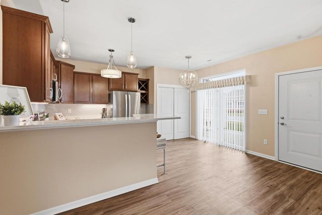 W197N16894 Stonewall DRIVE, Jackson, WI 53037