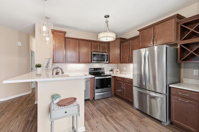 W197N16894 Stonewall DRIVE, Jackson, WI 53037