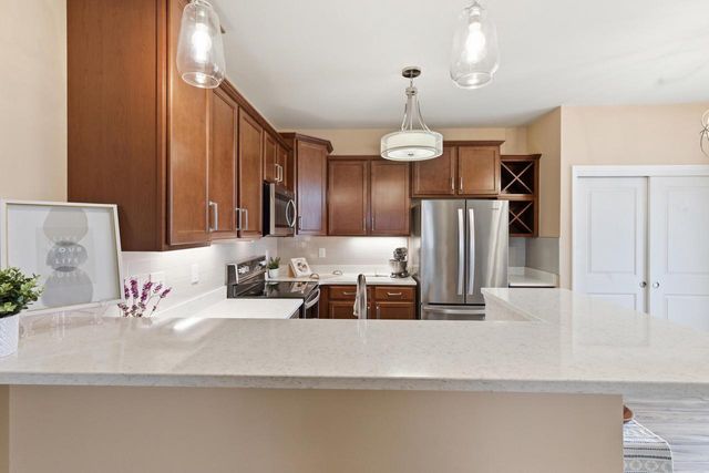 W197N16894 Stonewall DRIVE, Jackson, WI 53037