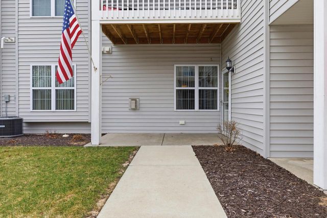 W197N16894 Stonewall DRIVE, Jackson, WI 53037