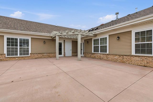 W197N16894 Stonewall DRIVE, Jackson, WI 53037