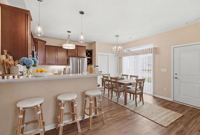 W197N16894 Stonewall DRIVE, Jackson, WI 53037