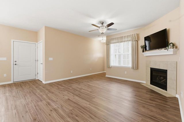 W197N16894 Stonewall DRIVE, Jackson, WI 53037