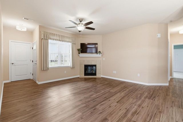 W197N16894 Stonewall DRIVE, Jackson, WI 53037