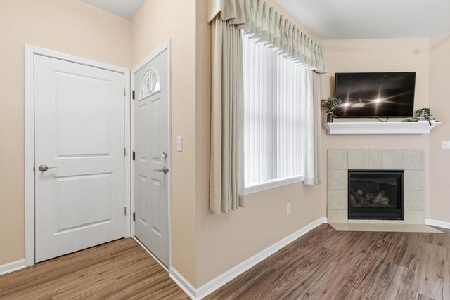 W197N16894 Stonewall DRIVE, Jackson, WI 53037
