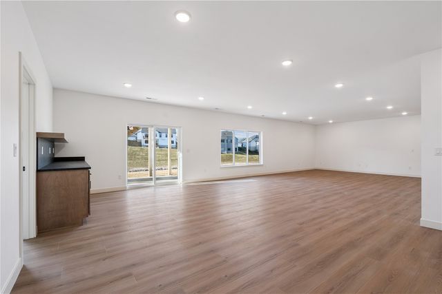 715 Cedar Bend Drive, Solon, IA 52333