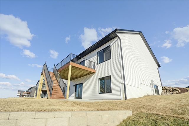 715 Cedar Bend Drive, Solon, IA 52333