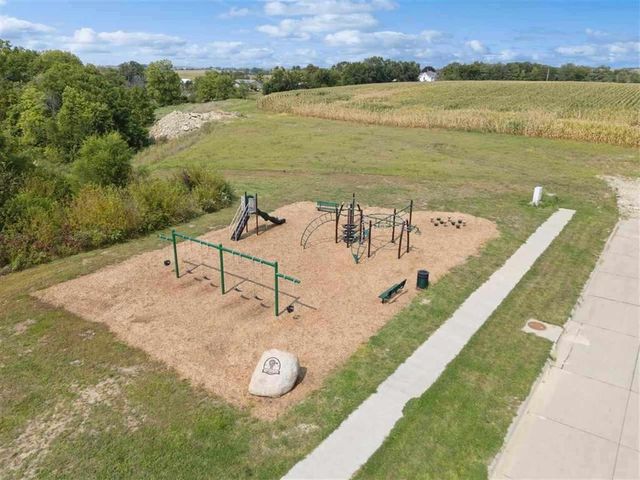 715 Cedar Bend Drive, Solon, IA 52333