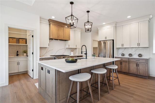 715 Cedar Bend Drive, Solon, IA 52333