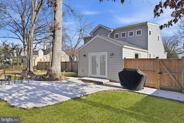 6710 OAK DR, Alexandria, VA 22306