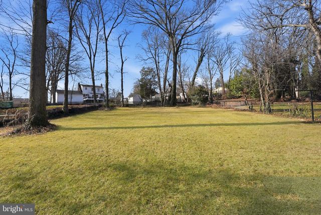 6710 OAK DR, Alexandria, VA 22306