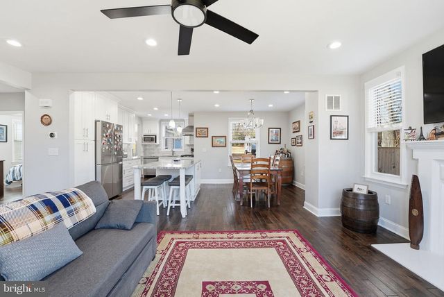 6710 OAK DR, Alexandria, VA 22306